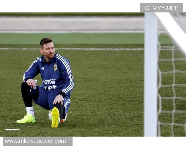 阿根廷队备战波多黎各梅西归队训练照片引发球迷热议